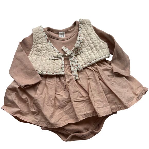 From J Skirted Bodysuit Quilted Vest - Size Small - Picture 1 of 4